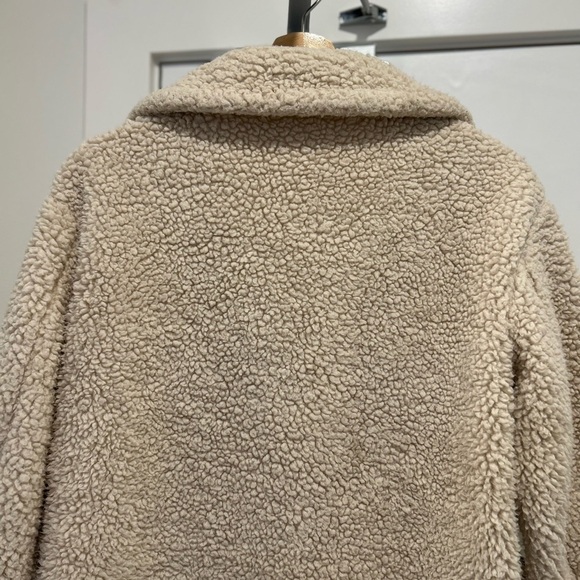 Uniqlo Women’s Long Fur Coat Size XS Cream Jacket - Picture 3 of 6